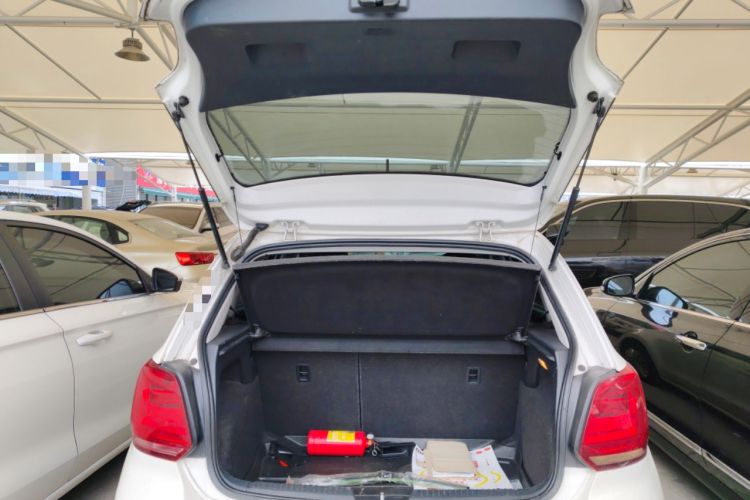 Used Volkswagen Polo 2016 1.6L Automatic Comfort Model Trunk