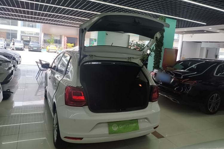 Used Volkswagen Polo 2016 1.6L Automatic Comfort Model Trunk