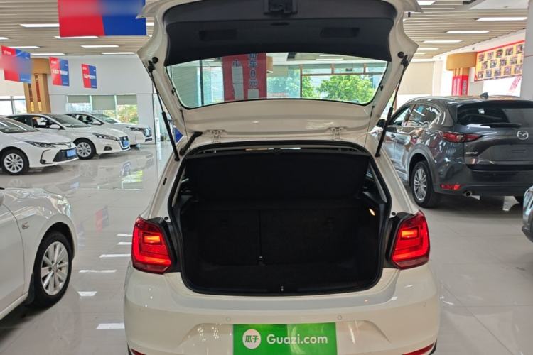 Used Volkswagen Polo 2016 1.6L Automatic Comfort Model Trunk