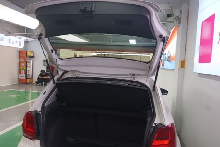 Used Volkswagen Polo 2016 1.6L Automatic Comfort Model Trunk