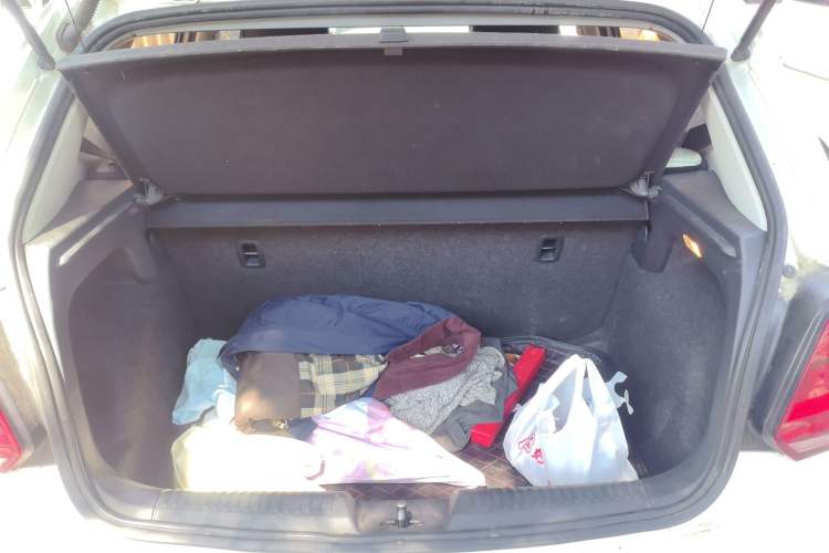 Used Volkswagen Polo 2016 1.4L Manual Fashion Model Trunk