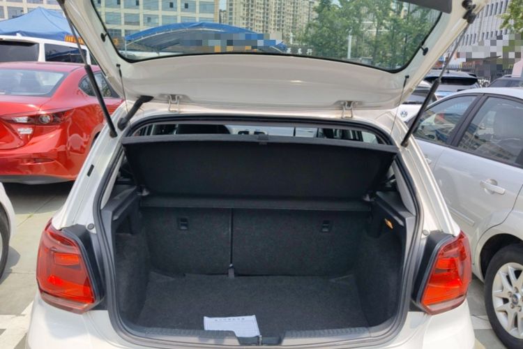 Used Volkswagen Polo 2016 1.6L Automatic Comfort Model Trunk
