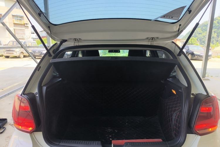 Used Volkswagen Polo 2016 1.6L Automatic Comfort Model Trunk