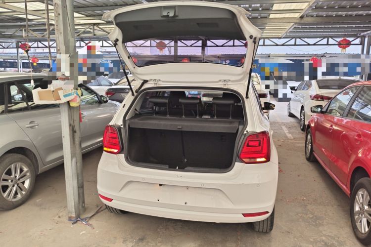 Used Volkswagen Polo 2016 1.6L Automatic Comfort Model Trunk
