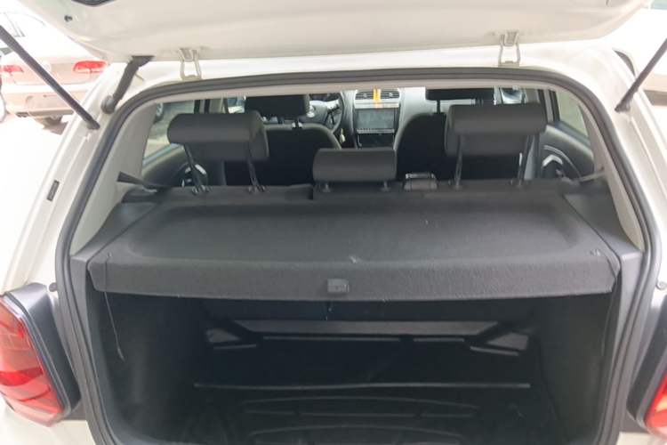 Used Volkswagen Polo 2016 1.6L Automatic Comfort Model Trunk
