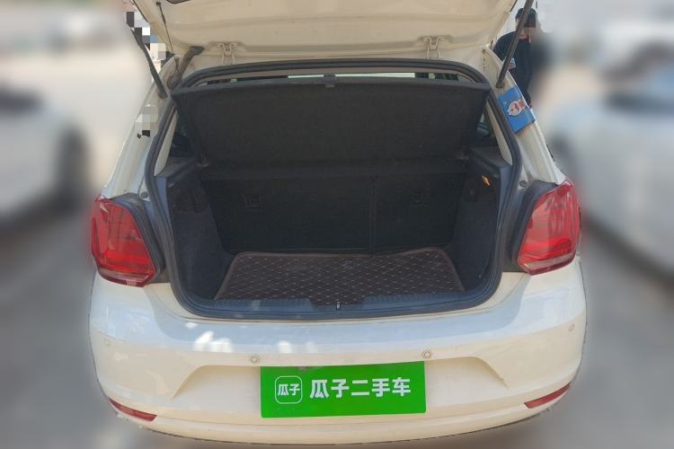 Used Volkswagen Polo 2016 1.4L Manual Fashion Model Trunk