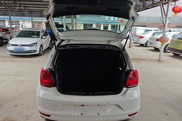 Used Volkswagen Polo 2016 1.6L Automatic Comfort Model Trunk