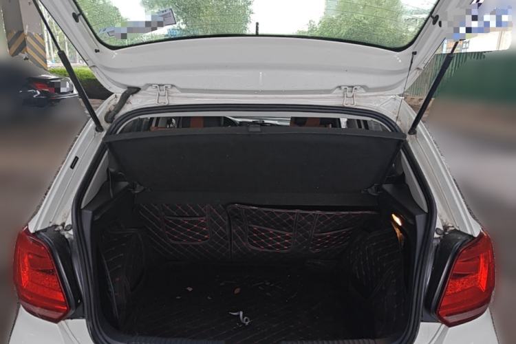 Used Volkswagen Polo 2016 1.6L Automatic Comfort Model Trunk