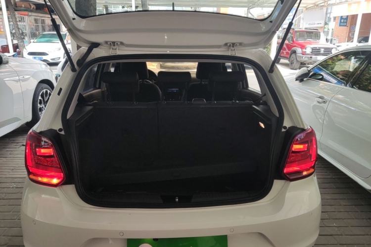 Used Volkswagen Polo 2016 1.6L Automatic Comfort Model Trunk