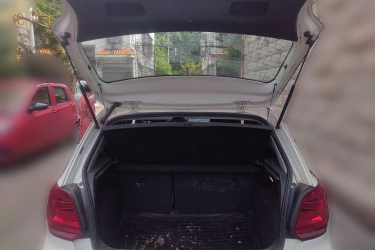 Used Volkswagen Polo 2016 1.6L Automatic Comfort Model Trunk
