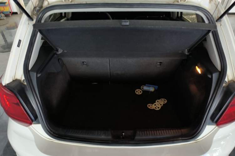 Used Volkswagen Polo 2016 1.6L Automatic Comfort Model Trunk