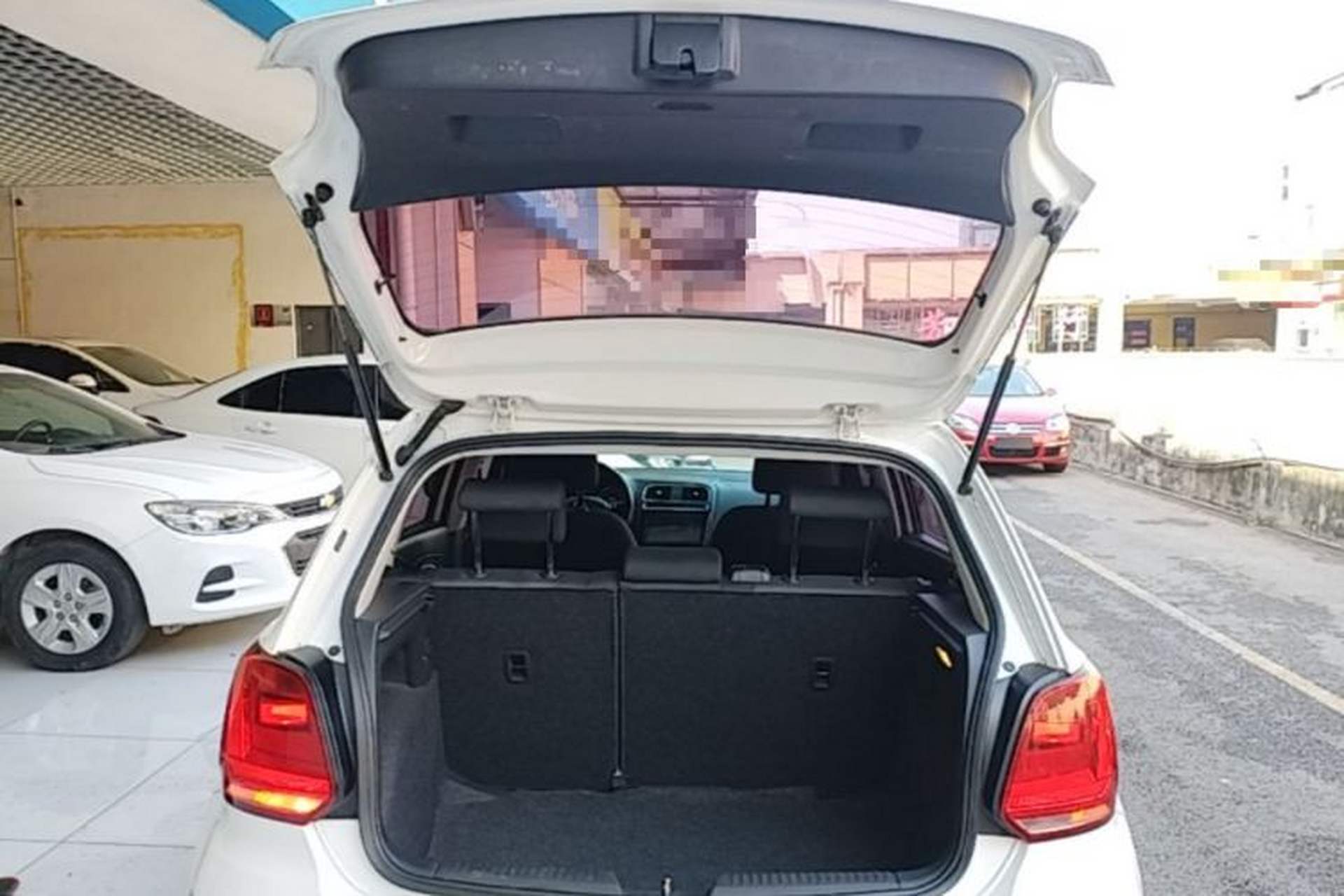 Used Volkswagen Polo 2016 1.6L Automatic Comfort Model Trunk