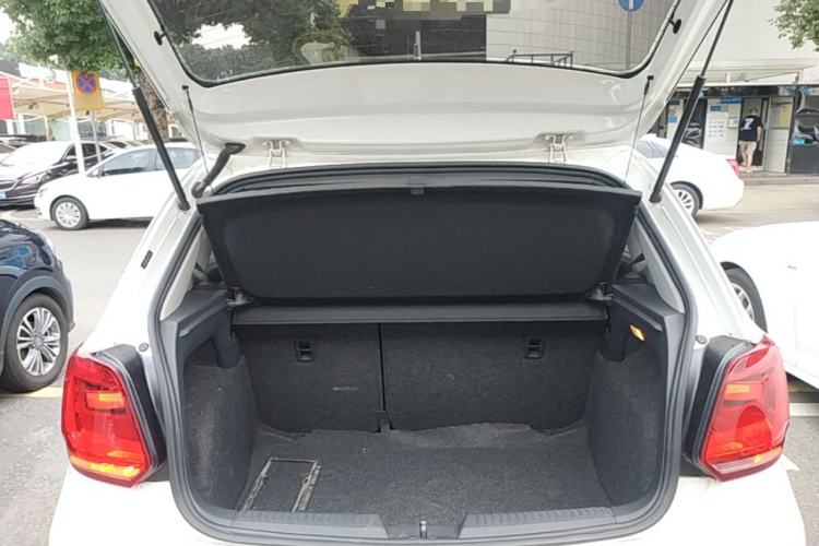 Used Volkswagen Polo 2016 1.6L Automatic Comfort Model Trunk
