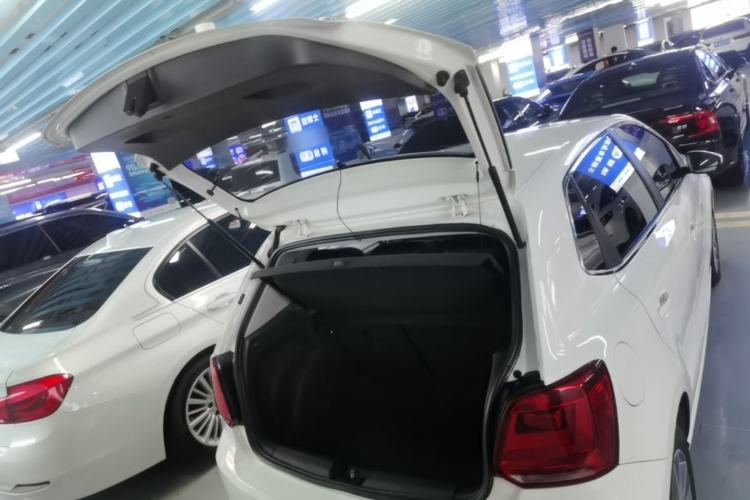 Used Volkswagen Polo 2016 1.6L Automatic Comfort Model Trunk