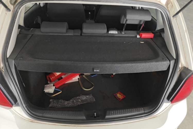 Used Volkswagen Polo 2016 1.6L Automatic Comfort Model Trunk