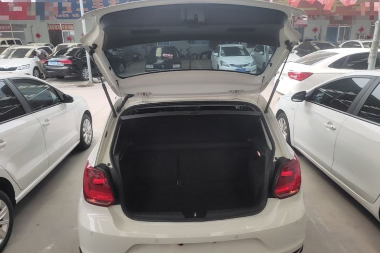Used Volkswagen Polo 2016 1.6L Automatic Comfort Model Trunk