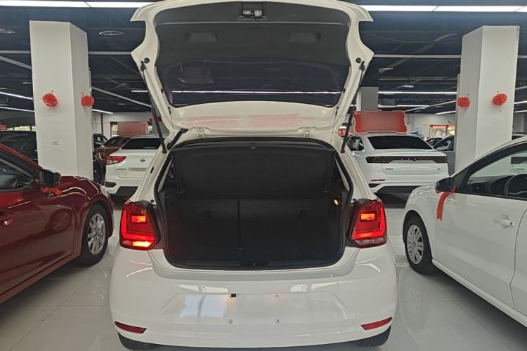 Used Volkswagen Polo 2016 1.6L Automatic Comfort Model Trunk