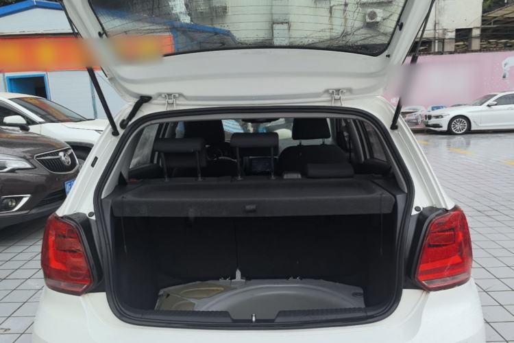 Used Volkswagen Polo 2016 1.6L Automatic Comfort Model Trunk