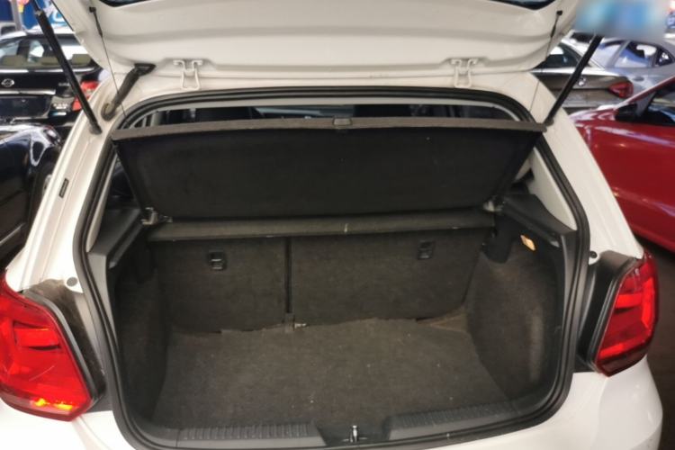 Used Volkswagen Polo 2016 1.6L Automatic Comfort Model Trunk