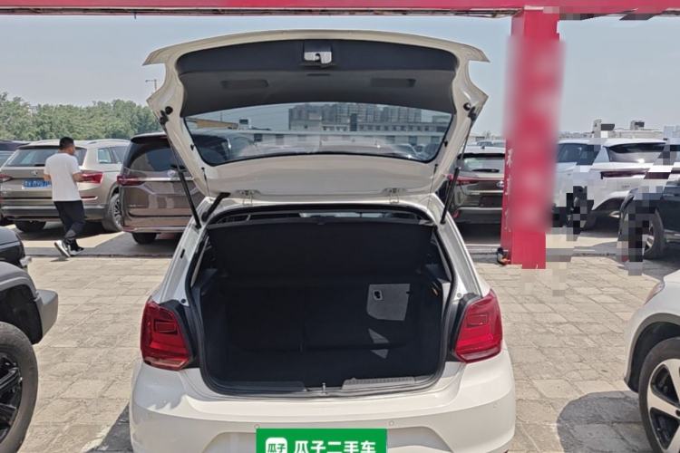Used Volkswagen Polo 2016 1.6L Automatic Comfort Model Trunk