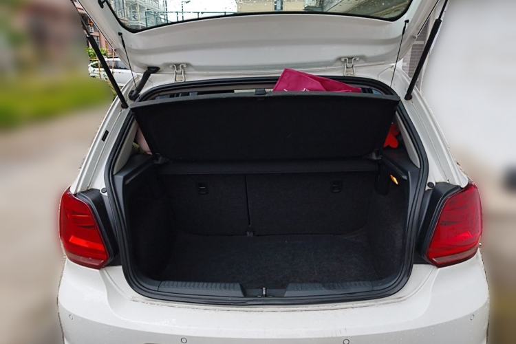 Used Volkswagen Polo 2016 1.6L Automatic Comfort Model Trunk