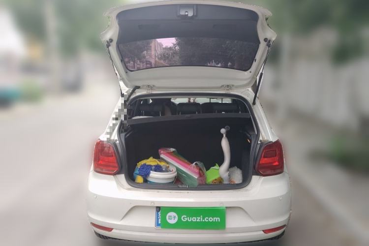 Used Volkswagen Polo 2016 1.4L Manual Fashion Model Trunk