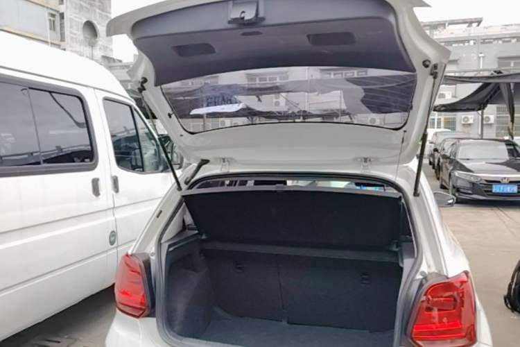 Used Volkswagen Polo 2016 1.6L Automatic Comfort Model Trunk