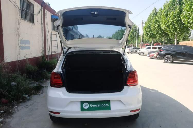 Used Volkswagen Polo 2016 1.4L Manual Fashion Model Trunk