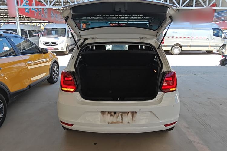 Used Volkswagen Polo 2016 1.6L Automatic Comfort Model Trunk