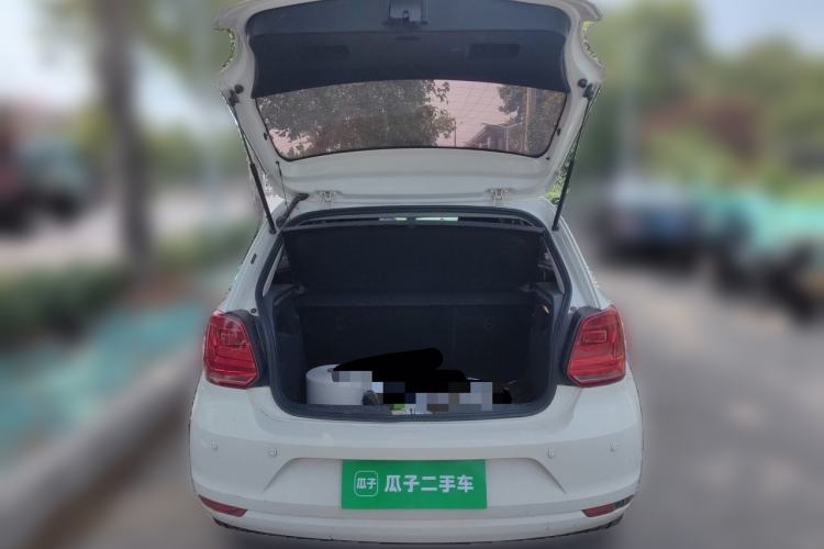 Used Volkswagen Polo 2016 1.4L Manual Fashion Model Trunk