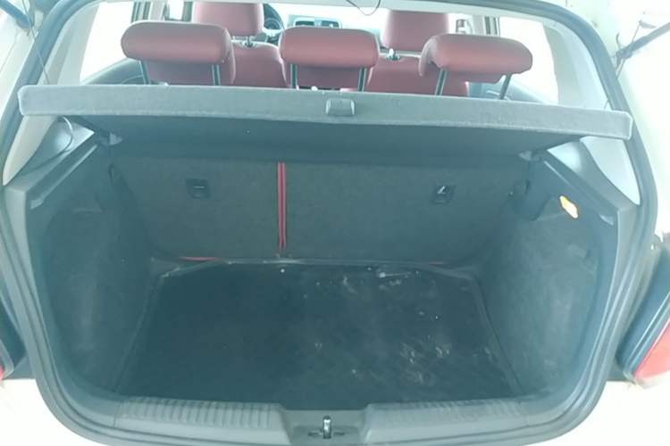 Used Volkswagen Polo 2016 1.6L Automatic Comfort Model Trunk