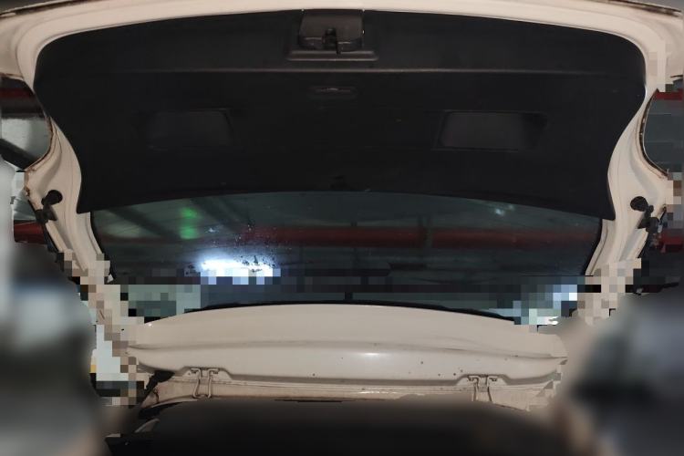 Used Volkswagen Polo 2016 1.4L Manual Fashion Model Trunk