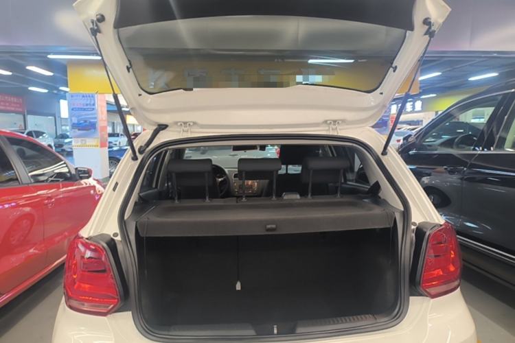 Used Volkswagen Polo 2016 1.6L Automatic Comfort Model Trunk