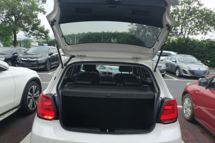 Used Volkswagen Polo 2016 1.6L Automatic Comfort Model Trunk