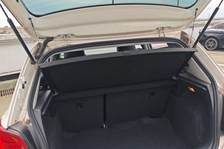 Used Volkswagen Polo 2016 1.6L Automatic Comfort Model Trunk