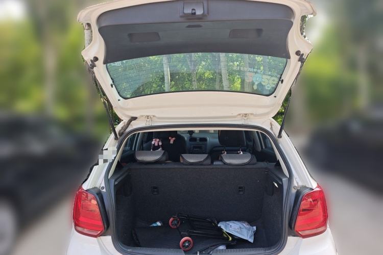 Used Volkswagen Polo 2016 1.4L Manual Fashion Model Trunk