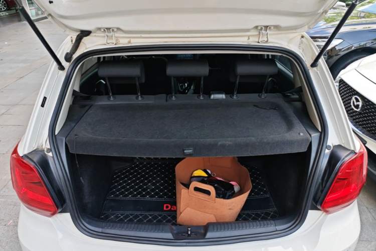 Used Volkswagen Polo 2016 1.6L Automatic Comfort Model Trunk
