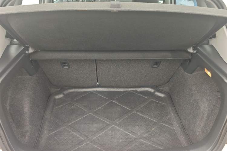 Used Volkswagen Polo 2016 1.6L Automatic Comfort Model Trunk