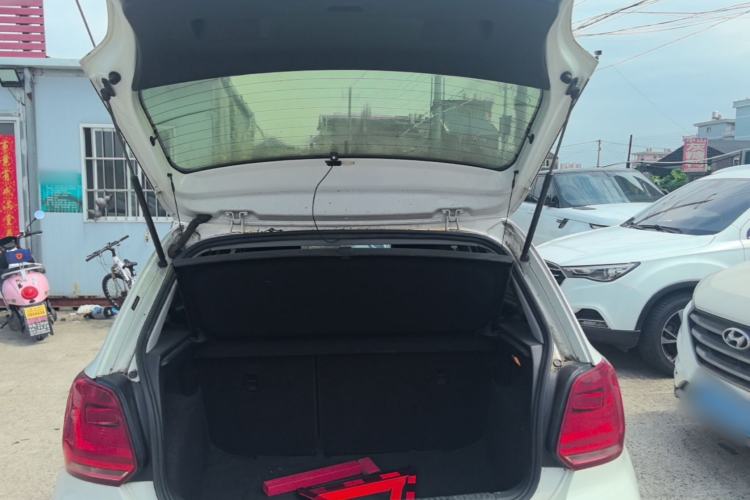 Used Volkswagen Polo 2016 1.6L Automatic Comfort Model Trunk
