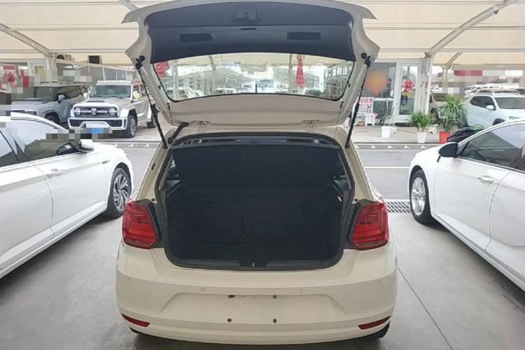 Used Volkswagen Polo 2016 1.6L Automatic Comfort Model Trunk