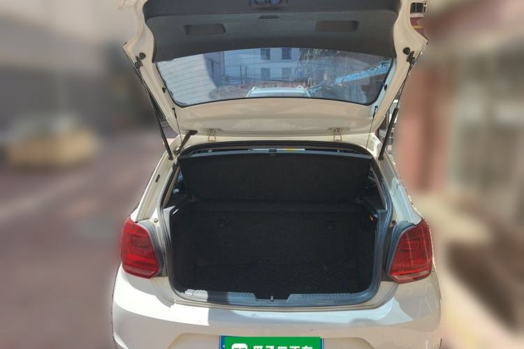 Used Volkswagen Polo 2016 1.4L Manual Fashion Model Trunk