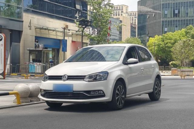 Used Volkswagen Polo 2016 1.6L Automatic Comfort Model