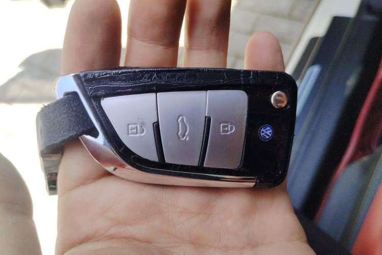 Used Volkswagen Polo 2016 1.4L Manual Fashion Model Vehicle Key