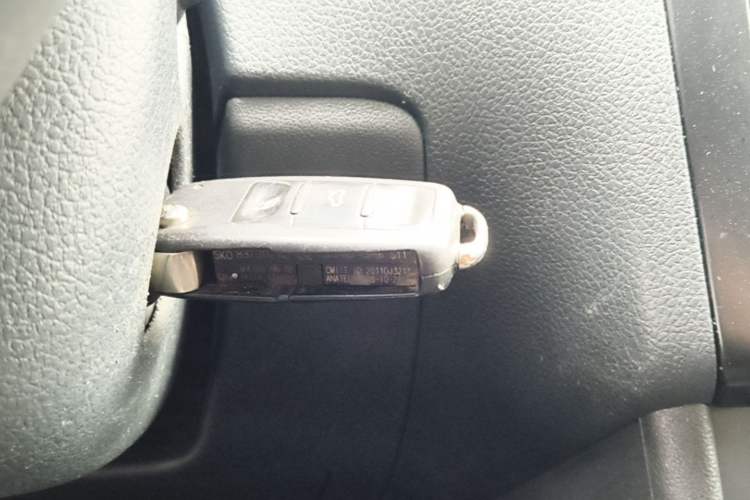 Used Volkswagen Polo 2016 1.4L Manual Fashion Model Vehicle Key