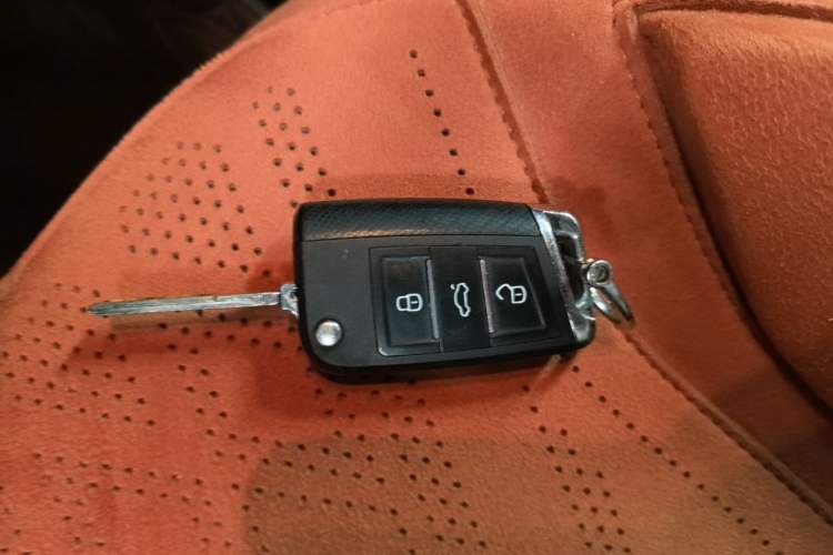 Used Volkswagen Polo 2016 1.6L Automatic Comfort Model Vehicle Key