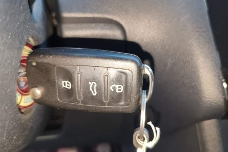 Used Volkswagen Polo 2016 1.4L Manual Fashion Model Vehicle Key