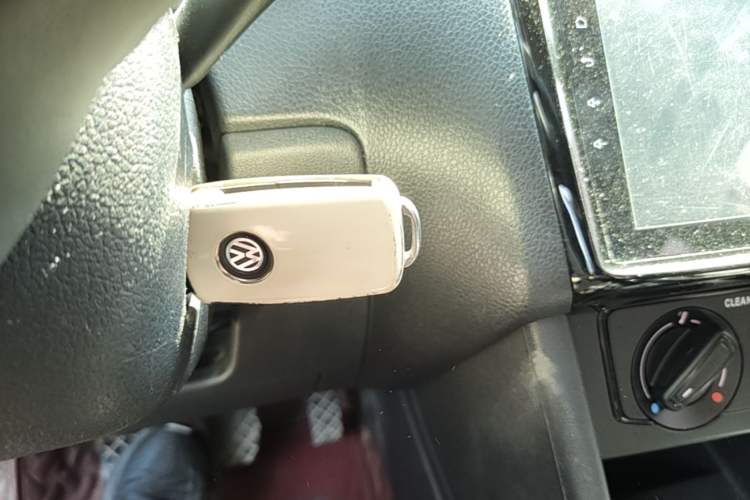 Used Volkswagen Polo 2016 1.4L Manual Fashion Model Vehicle Key