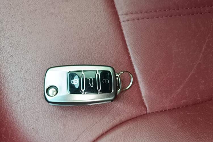 Used Volkswagen Polo 2016 1.4L Manual Fashion Model Vehicle Key