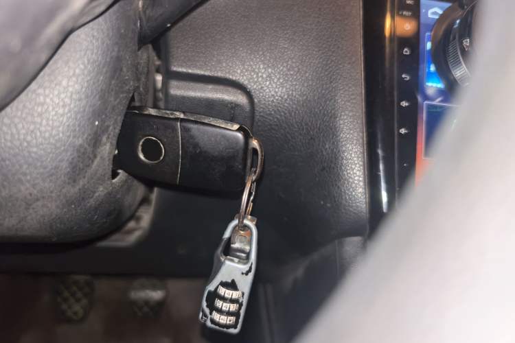 Used Volkswagen Polo 2016 1.4L Manual Fashion Model Vehicle Key