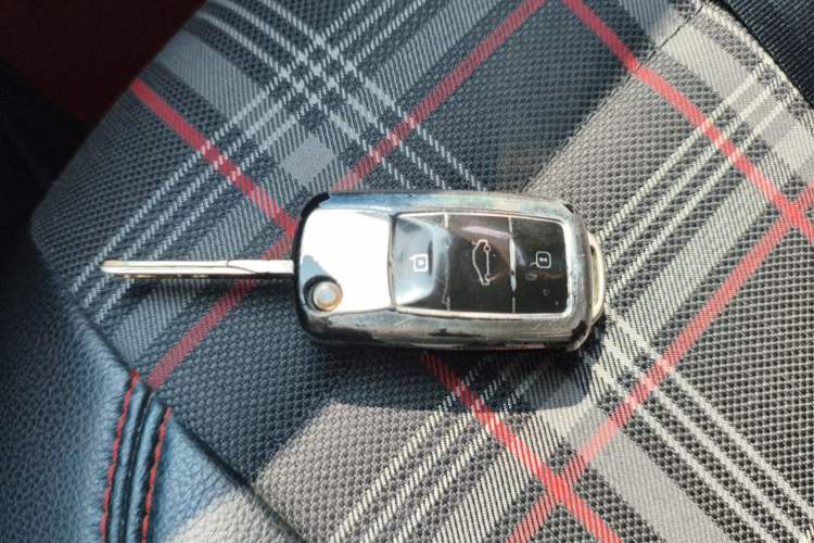 Used Volkswagen Polo 2016 1.4L Manual Fashion Model Vehicle Key